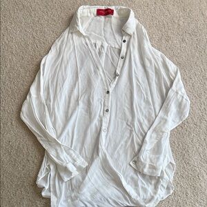 AKIRA White Button-Up Shirt - Size Small